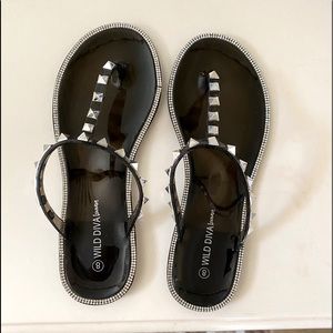 🌸Jelly Sandals- with rhinestone outline and studs